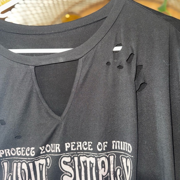 Oversized Graphic Tee - Picture 4 of 5